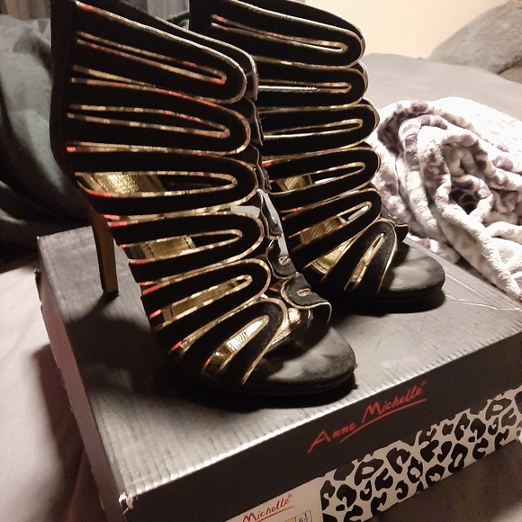 Shoes - Picture 3 of 3